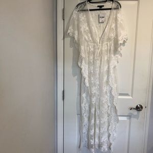 NWT Beautiful Lace Cover up/Gown Forever 21